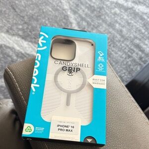 Speck Grip Case for iPhone 16 Pro Max